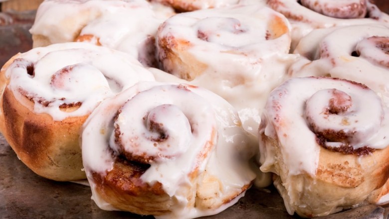 Bisquick Cinnamon Rolls Recipe (with Glaze!)